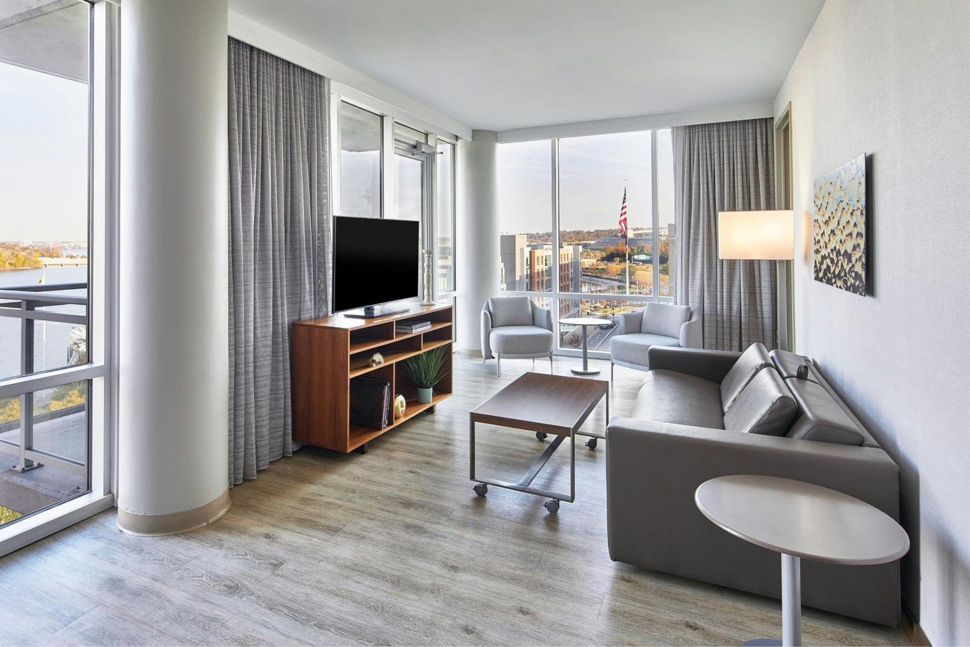 One-Bedroom King Suite River View,1643147541:JPEG